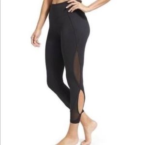 Athleta Mesh Salutation 7/8 Tight